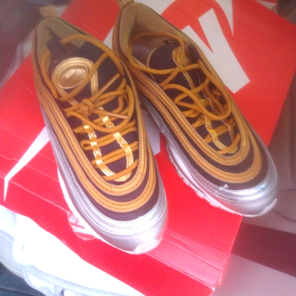 Airmaxes